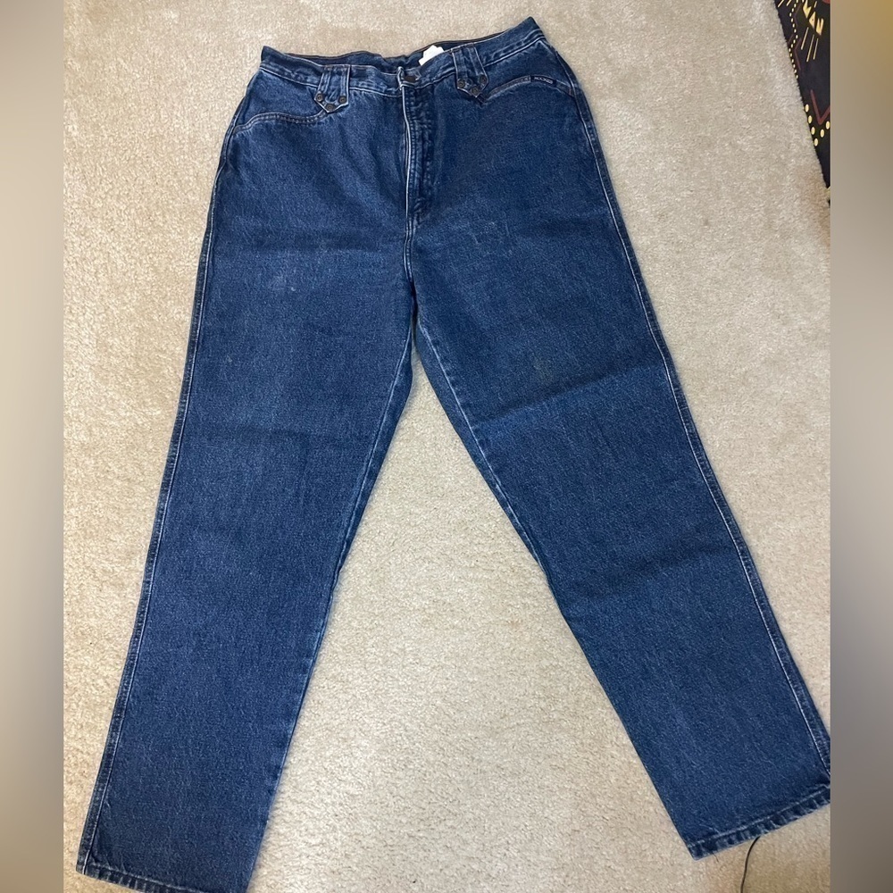 Rockies
High Rise Wedgie Taper Ankle Jeans - Picture 2 of 9